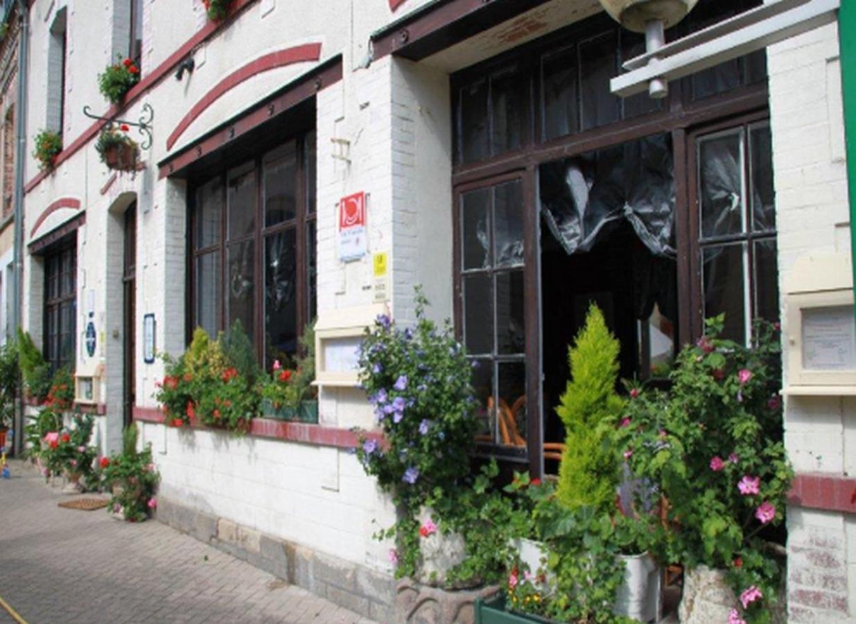 Logis Hotel Et Restaurant Du Dauphin Sees Luaran gambar