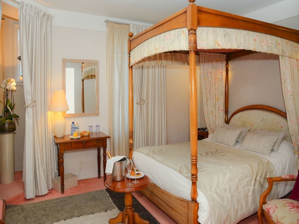Logis Hotel Et Restaurant Du Dauphin Sees Luaran gambar