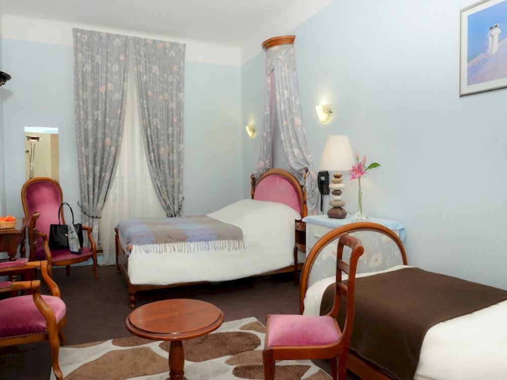 Logis Hotel Et Restaurant Du Dauphin Sees Luaran gambar