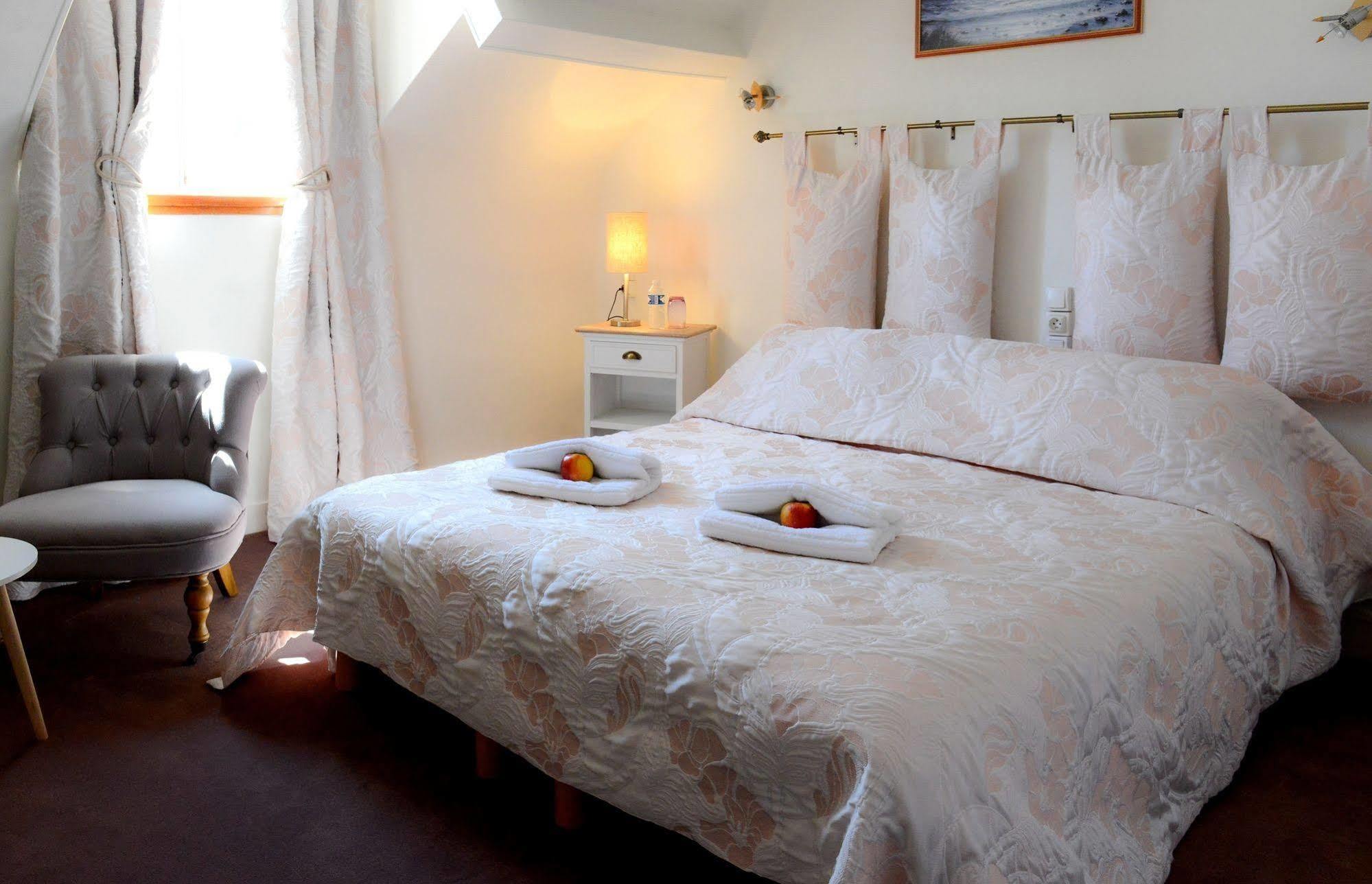 Logis Hotel Et Restaurant Du Dauphin Sees Luaran gambar